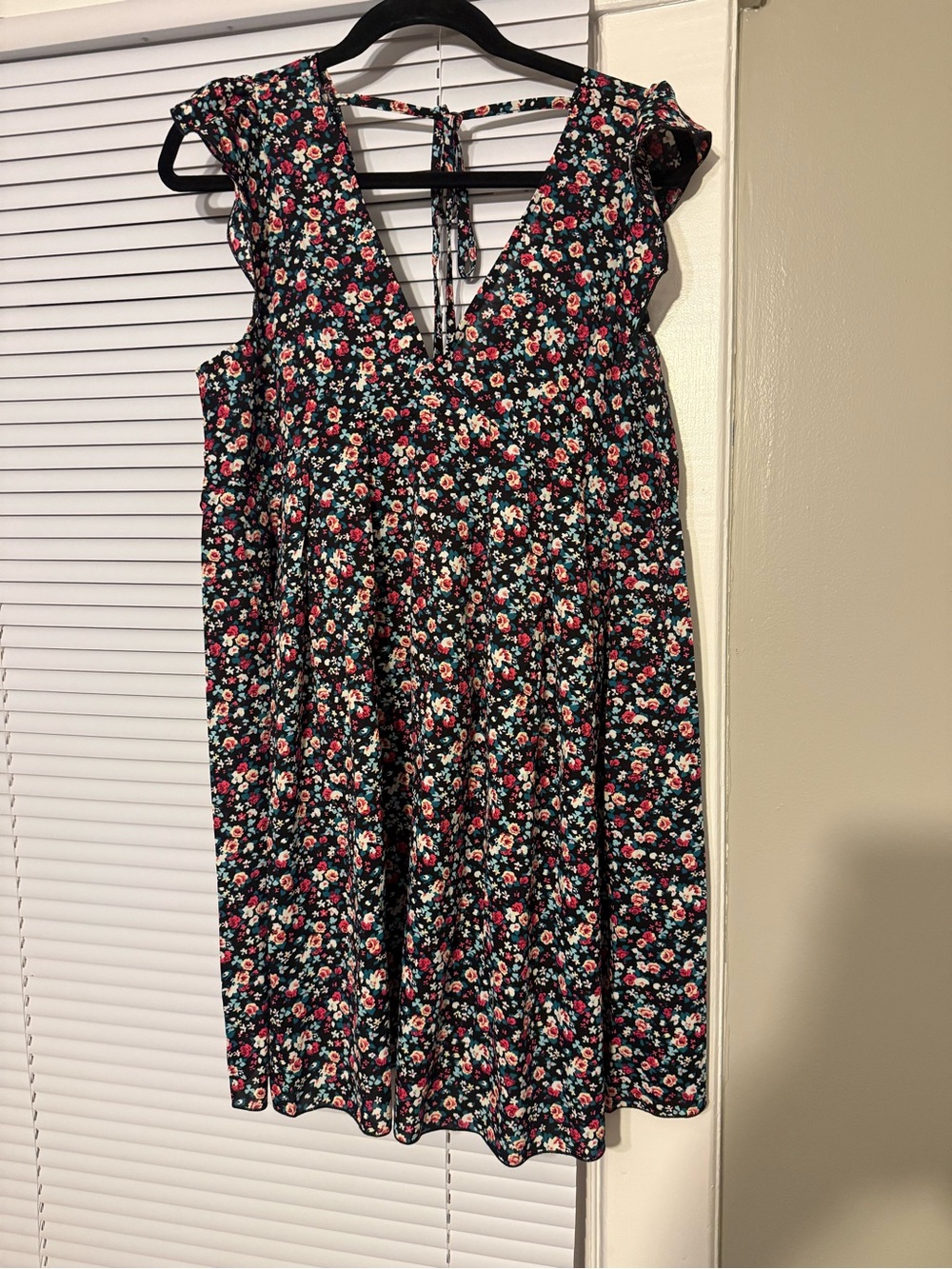 Girls' Black Floral V-Neck Summer Dress